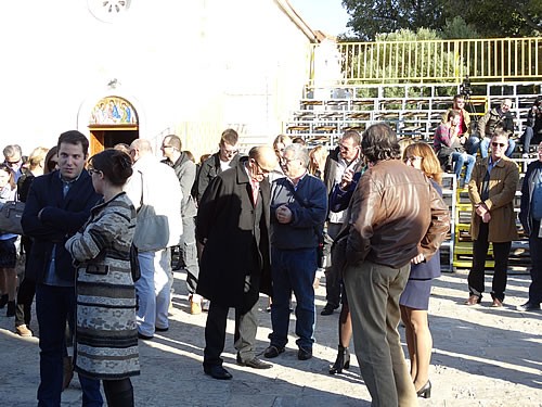 Posjetioci ispred crkve Santa Maria - 3
