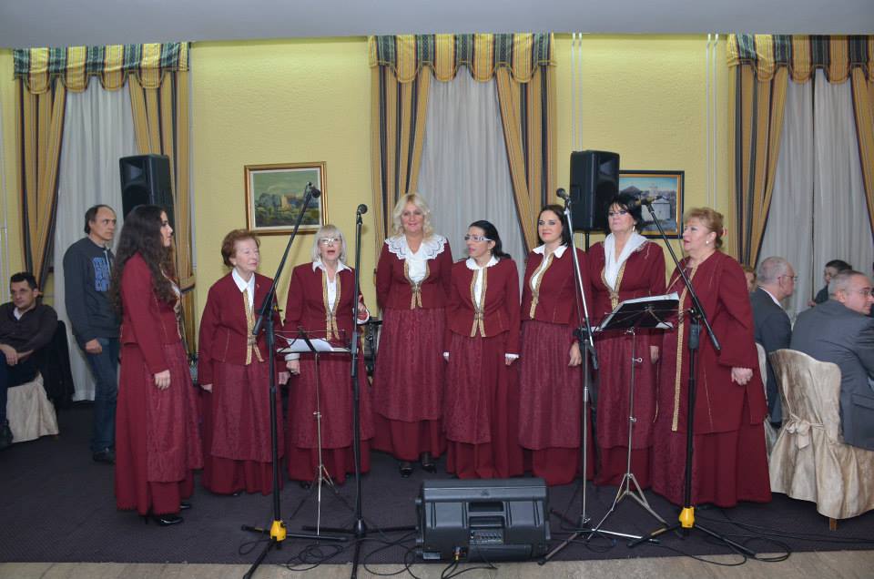 Ženska volaklna grupa Harmonija iz Budve na Paštrovskoj večeri u Beogradu